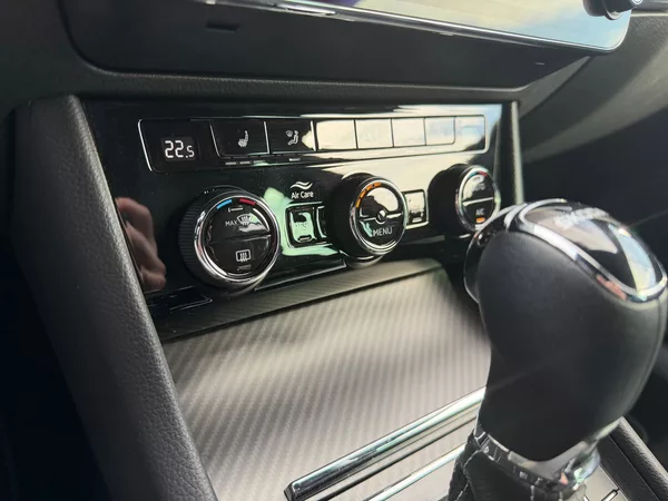 Škoda Superb Sportline 2,0TSI 140kW DSG - foto 10