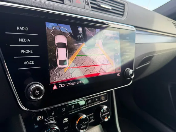 Škoda Superb Sportline 2,0TSI 140kW DSG - foto 12