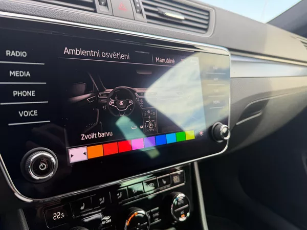 Škoda Superb Sportline 2,0TSI 140kW DSG - foto 15