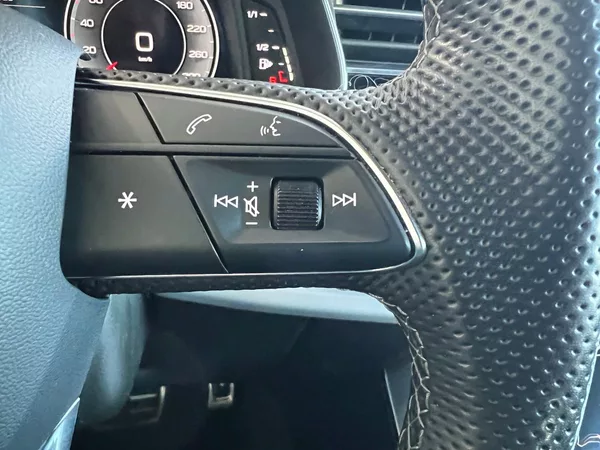 Audi Q8 S-line 50TDI 210kW - foto 7