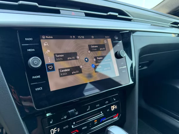 Volkswagen Arteon Shooting Brake R-line 2,0TDI 147kW Tažné Zár - foto 10