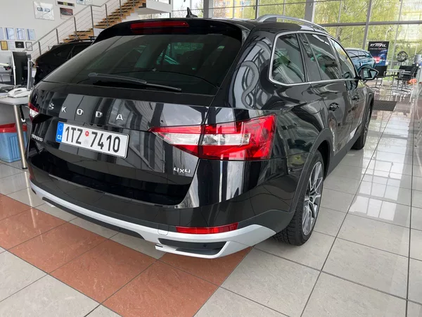 Škoda Superb Scout 140kW DSG - foto 3