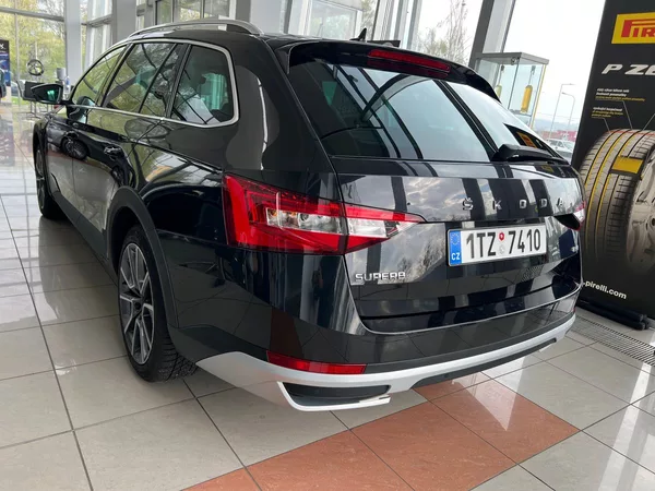 Škoda Superb Scout 140kW DSG - foto 4