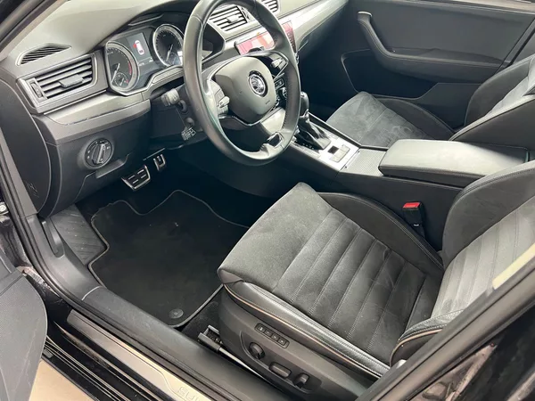 Škoda Superb Scout 140kW DSG - foto 5