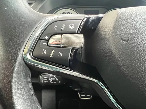 Škoda Superb Scout 140kW DSG - foto 6