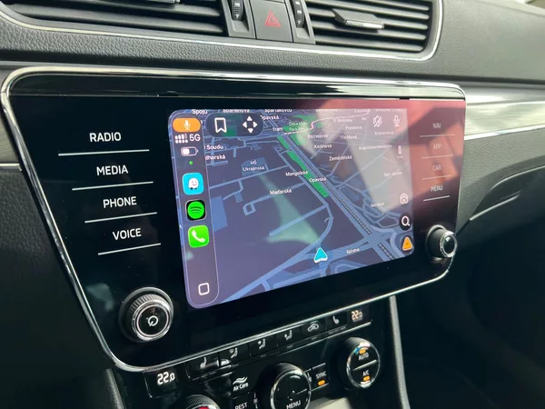 Škoda Superb Scout 140kW DSG - foto 9