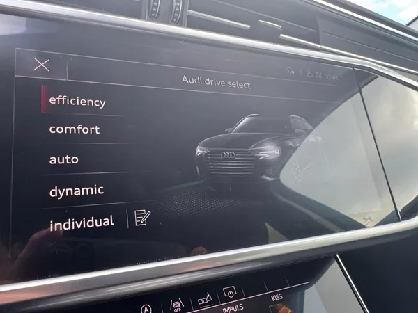 Audi A6 2,0TDI 150kW Tažné, Matrix - foto 15
