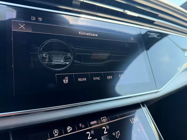 Audi Q7 S-line 210kW Tažné - foto 17