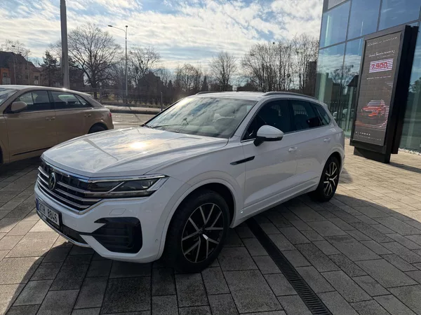 Volkswagen Touareg R-line 210kW Tažné - foto 4