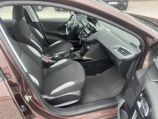Peugeot 2008 1,2(60KW), ČR - foto 22