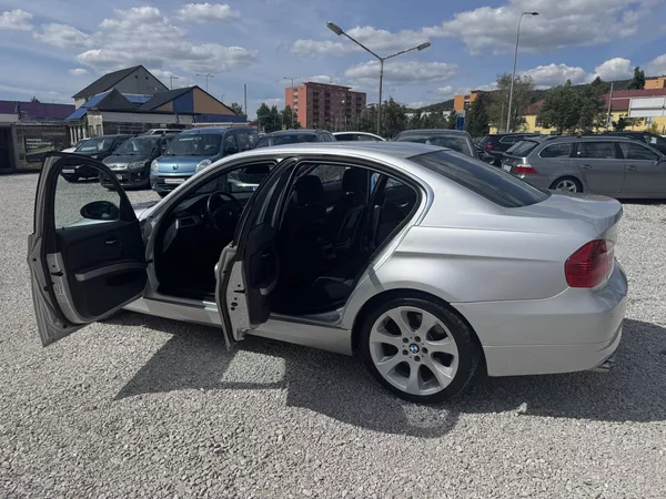 BMW Řada 3 330iX,MANUÁL - foto 10