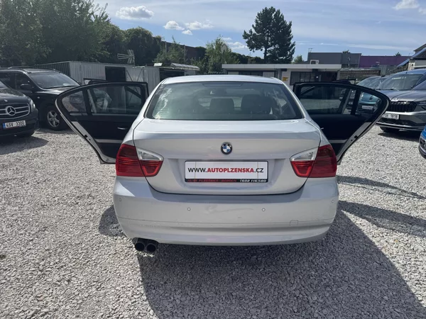 BMW Řada 3 330iX,MANUÁL - foto 11