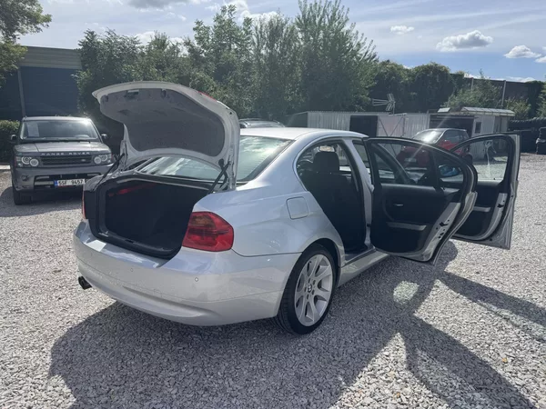 BMW Řada 3 330iX,MANUÁL - foto 12