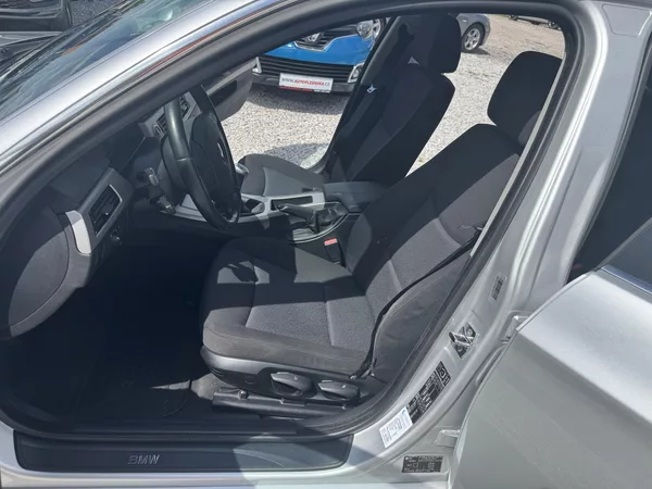 BMW Řada 3 330iX,MANUÁL - foto 13