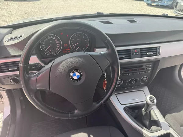 BMW Řada 3 330iX,MANUÁL - foto 15
