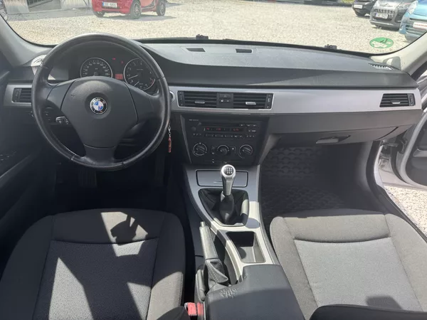 BMW Řada 3 330iX,MANUÁL - foto 19