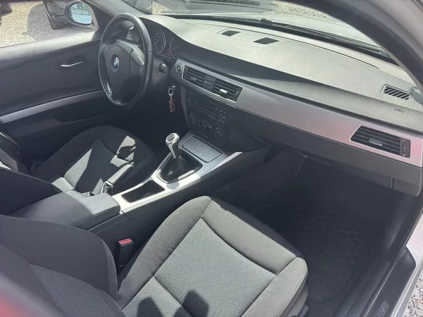 BMW Řada 3 330iX,MANUÁL - foto 24