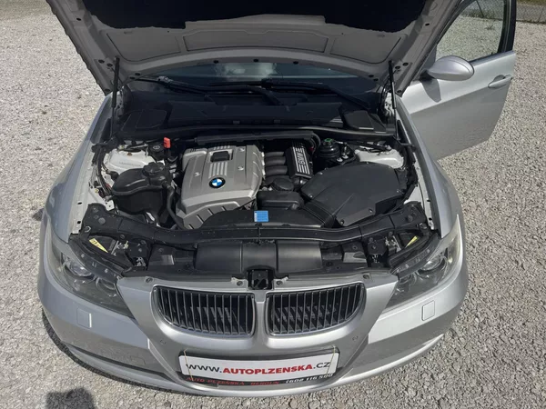 BMW Řada 3 330iX,MANUÁL - foto 27