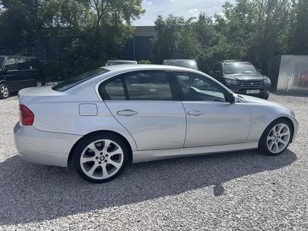 BMW Řada 3 330iX,MANUÁL - foto 4