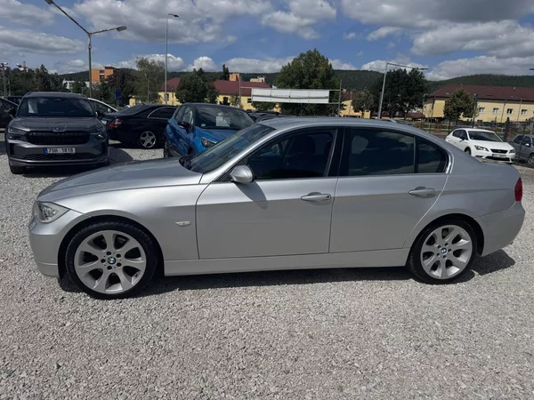 BMW Řada 3 330iX,MANUÁL - foto 8