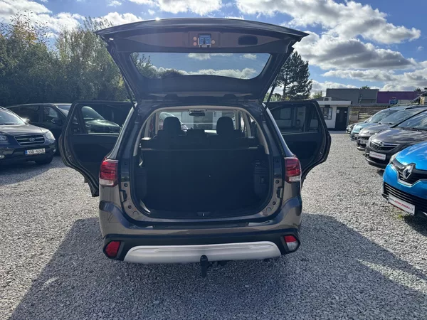 Mitsubishi Outlander 2.0MIVEC(110KW) DPH - foto 11