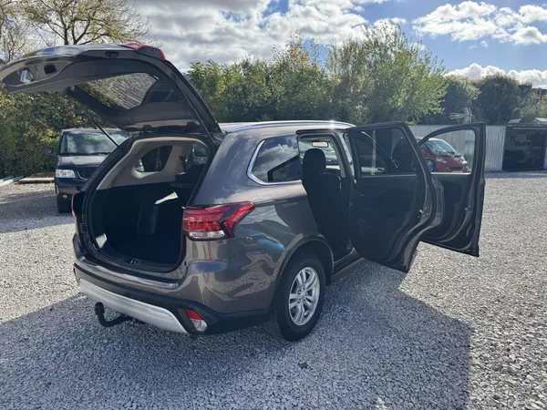 Mitsubishi Outlander 2.0MIVEC(110KW) DPH - foto 12