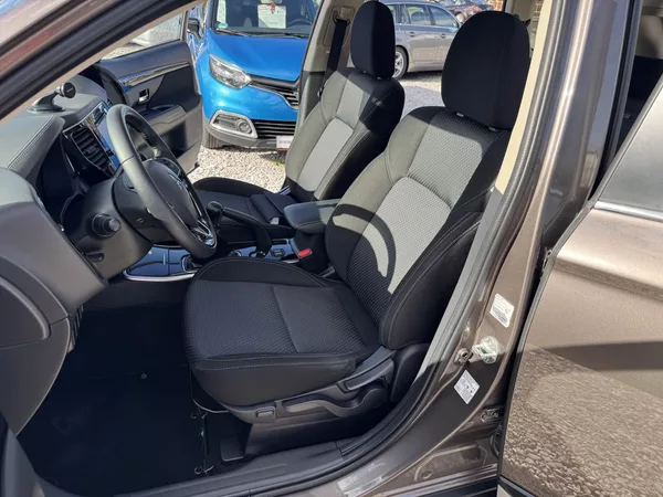 Mitsubishi Outlander 2.0MIVEC(110KW) DPH - foto 14
