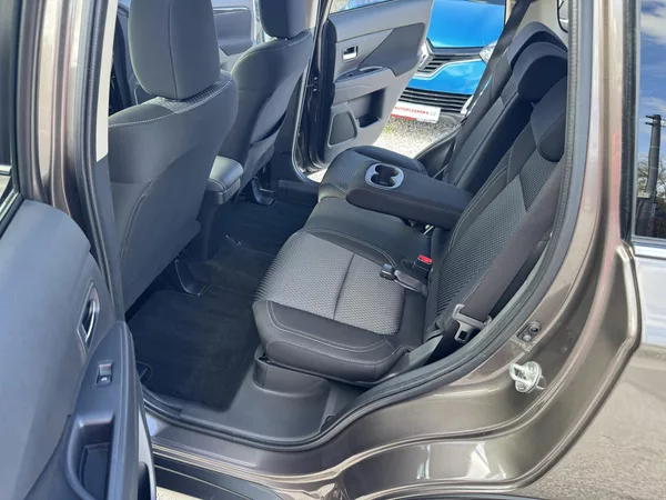 Mitsubishi Outlander 2.0MIVEC(110KW) DPH - foto 22