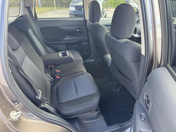 Mitsubishi Outlander 2.0MIVEC(110KW) DPH - foto 26
