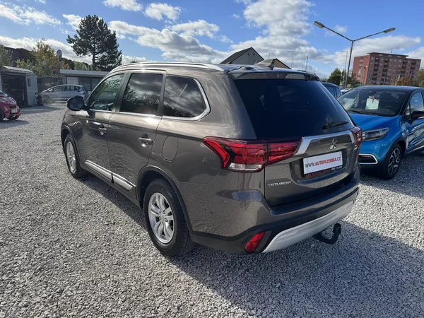 Mitsubishi Outlander 2.0MIVEC(110KW) DPH - foto 6