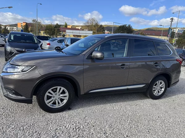 Mitsubishi Outlander 2.0MIVEC(110KW) DPH - foto 8