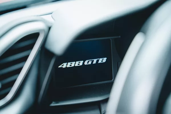 Ferrari 488 GTB - foto 14