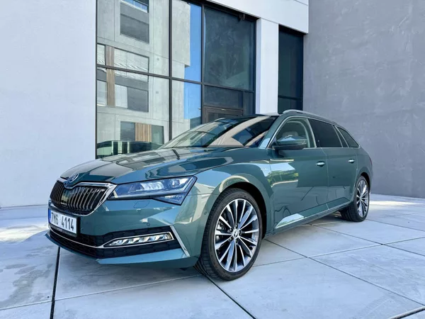 Škoda Superb L&K 2,0 TDI 147 kW 7-st aut 4x - foto 14