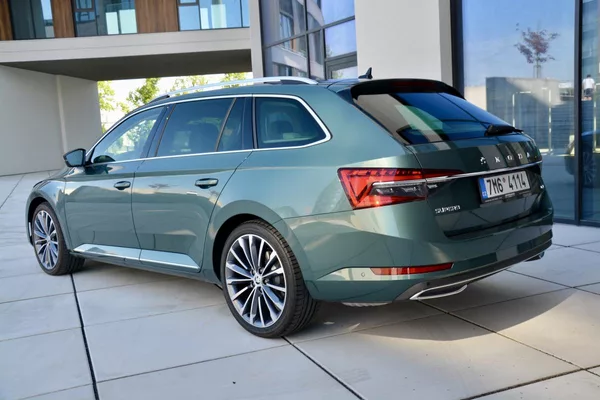 Škoda Superb L&K 2,0 TDI 147 kW 7-st aut 4x - foto 16