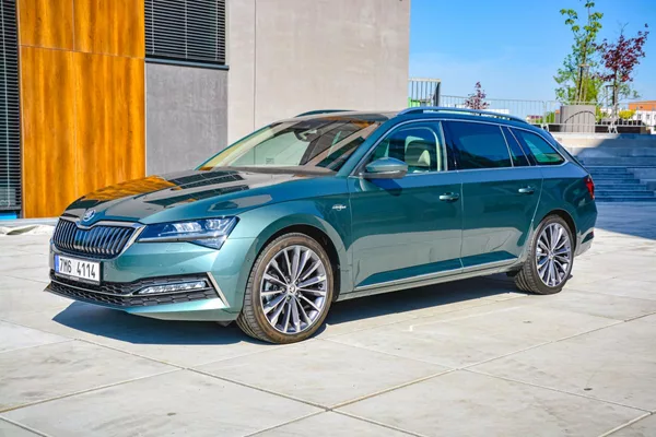 Škoda Superb L&K 2,0 TDI 147 kW 7-st aut 4x - foto 19