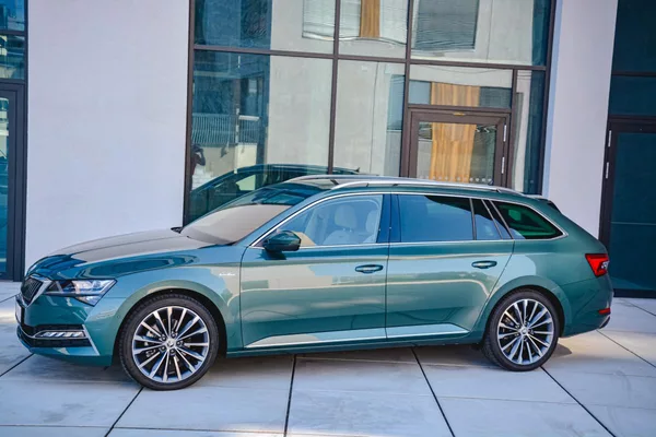 Škoda Superb L&K 2,0 TDI 147 kW 7-st aut 4x - foto 2