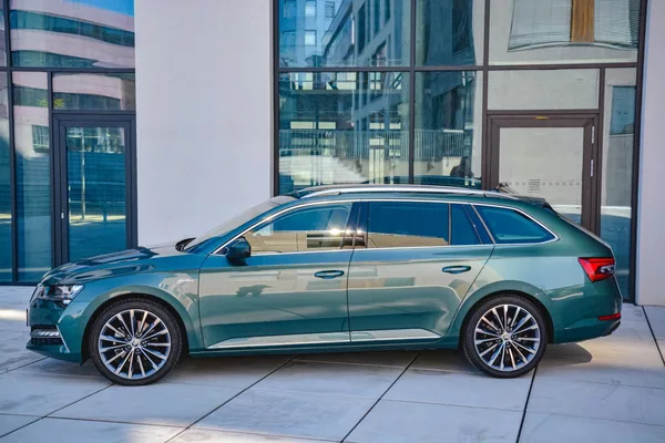 Škoda Superb L&K 2,0 TDI 147 kW 7-st aut 4x - foto 3