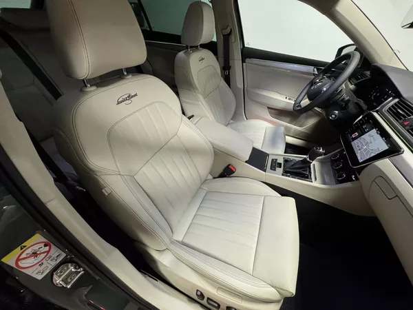 Škoda Superb L&K 2,0 TDI 147 kW 7-st aut 4x - foto 33