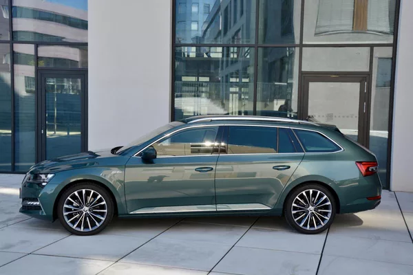 Škoda Superb L&K 2,0 TDI 147 kW 7-st aut 4x - foto 4