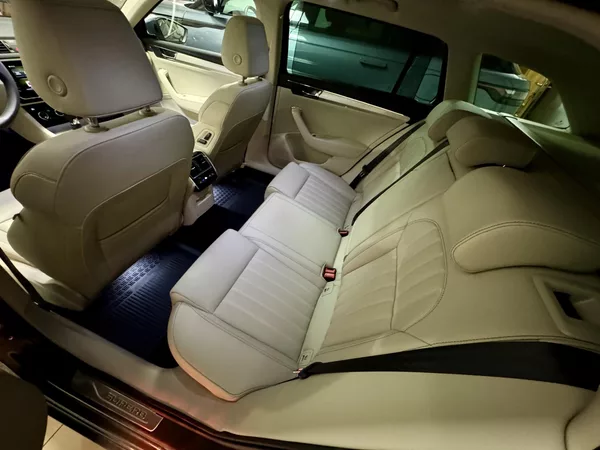 Škoda Superb L&K 2,0 TDI 147 kW 7-st aut 4x - foto 43