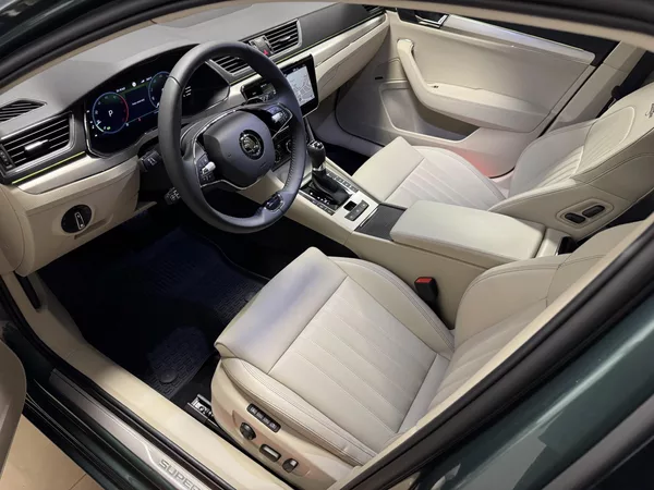 Škoda Superb L&K 2,0 TDI 147 kW 7-st aut 4x - foto 44