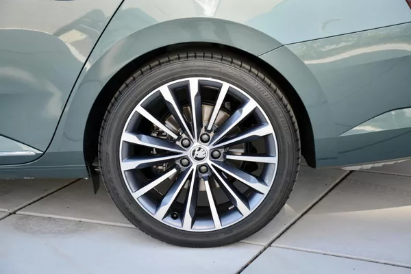 Škoda Superb L&K 2,0 TDI 147 kW 7-st aut 4x - foto 7