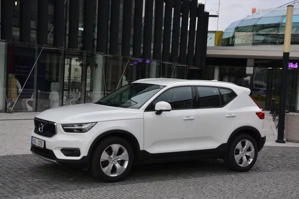 Volvo XC40 2,0 D3 DRIVE-E Momentum PRO Aw - foto 10