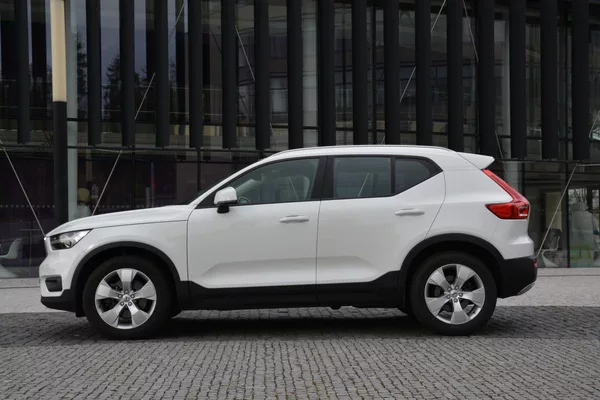 Volvo XC40 2,0 D3 DRIVE-E Momentum PRO Aw - foto 11