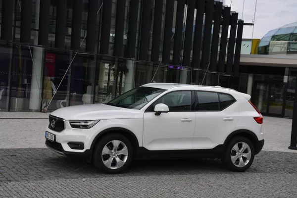 Volvo XC40 2,0 D3 DRIVE-E Momentum PRO Aw - foto 12
