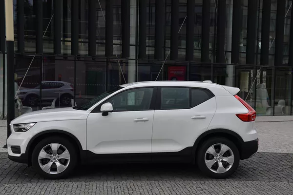 Volvo XC40 2,0 D3 DRIVE-E Momentum PRO Aw - foto 13