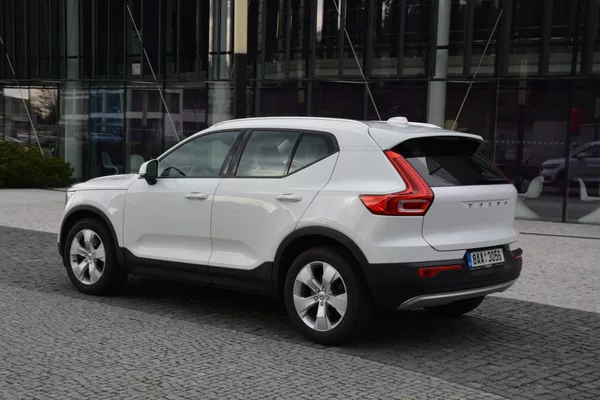 Volvo XC40 2,0 D3 DRIVE-E Momentum PRO Aw - foto 18