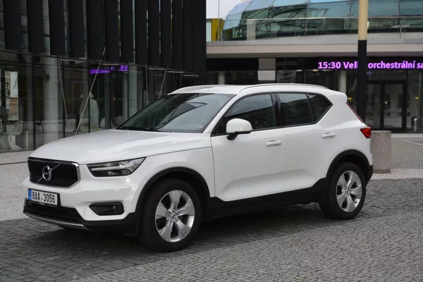 Volvo XC40 2,0 D3 DRIVE-E Momentum PRO Aw - foto 2