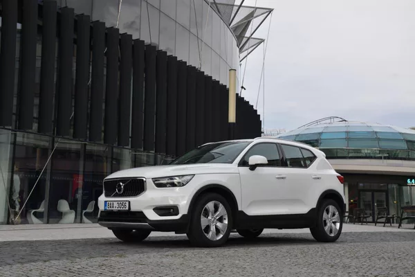 Volvo XC40 2,0 D3 DRIVE-E Momentum PRO Aw - foto 24