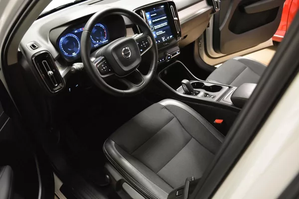 Volvo XC40 2,0 D3 DRIVE-E Momentum PRO Aw - foto 33